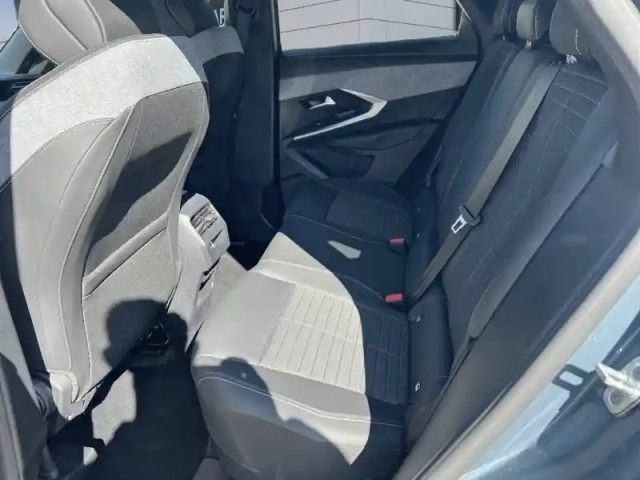 Peugeot 3008 hybrid 145 e-dcs6 — photo 11