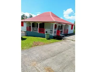 A VENDRE Maison F3 + studio Les Mangles, Petit-Canal