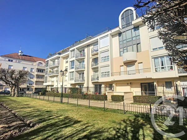 Studio 1 pièce 30 m²