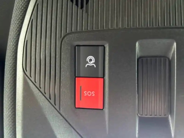 Peugeot 308 sw phev 225 e-eat8 — photo 31