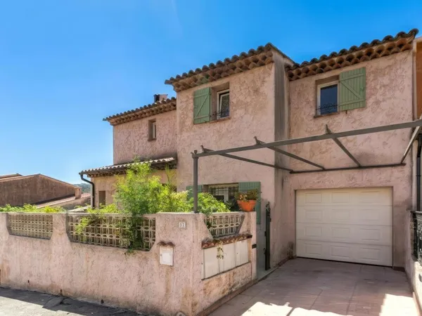 MAISON DE CARACTÈRE DE 175 M² AVEC APPARTEMENT INDÉPENDANT, JARDIN, JACUZZI ET GARAGE – CARROS VILLA