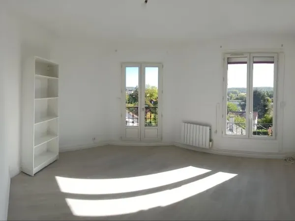 APPARTEMENT F3 DE 56 m² À ESBLY