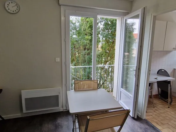 Studio 1 pièce 17 m²