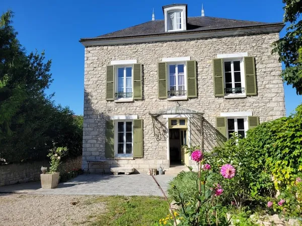 Maison bourgeoise entièrement rénovée de 193 m2 - Souppes-Sur-Loing