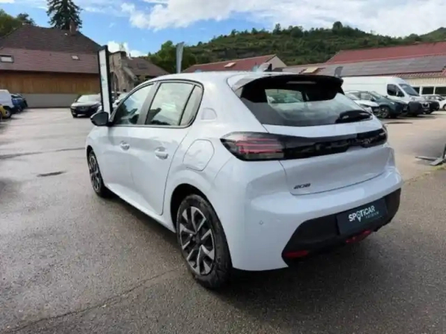 Peugeot 208 turbo 100 ch bvm6 — photo 7