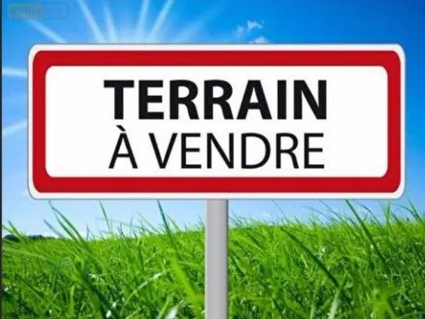 Montfermeil 93370- Terrain à bâtir de 1000 m², viabilisé au coeur de Montfermeil.