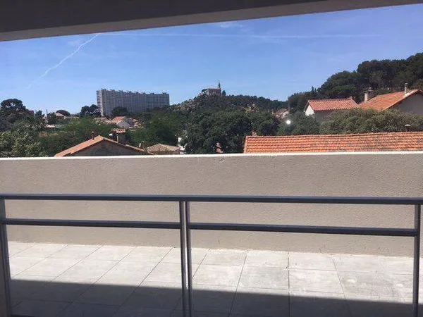 Studio 1 pièce 30 m²