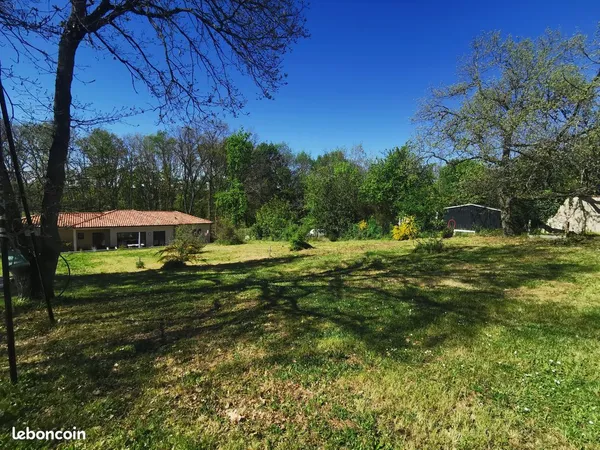 Terrain constructible 1000 m² | Cadre privilégié au calme | La Salvetat-Saint-Gilles