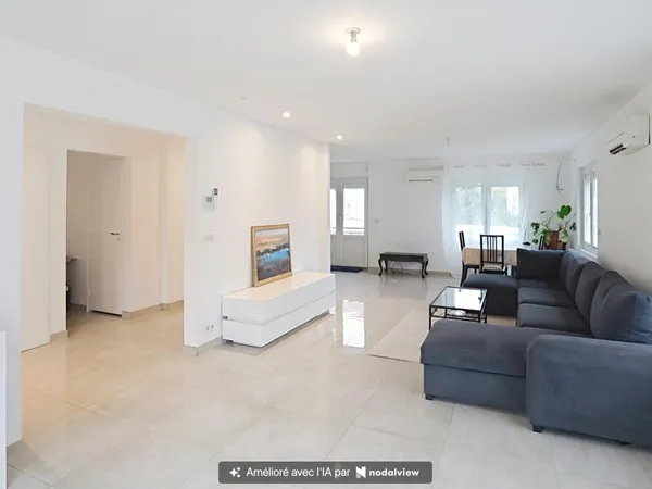 Maison lumineuse au multiples possibilités d'aménagement et de nombreuses perspectives