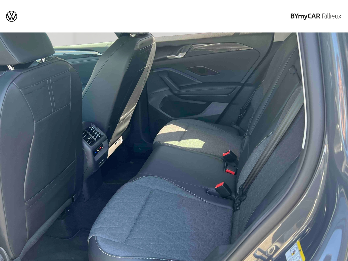 Volkswagen Tiguan 2.0 TDI 150ch DSG7 — photo 12