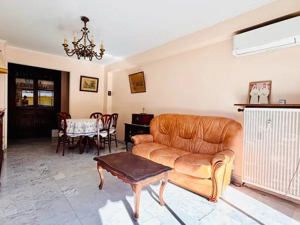 ANTIBES CENTRE GRAND 2P CAVE POSSIBILITE 3P