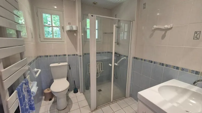 Photo 10