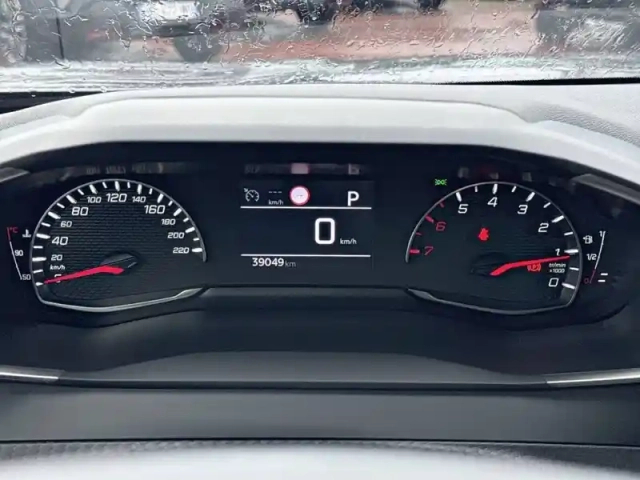 Peugeot 2008 puretech 130 s&amp;s eat8 — photo 10