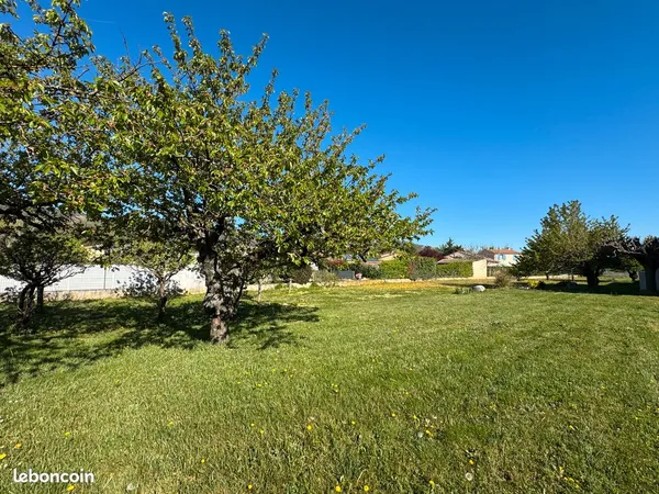 Maison Neuve au calme dans le village de 82 m² sur 580 m² de terrain