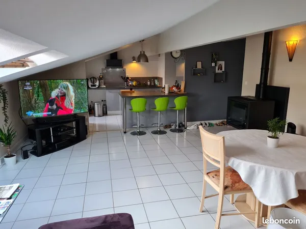 Chambre meublée de 19m2 à 25mn de Bordeaux St JEAN