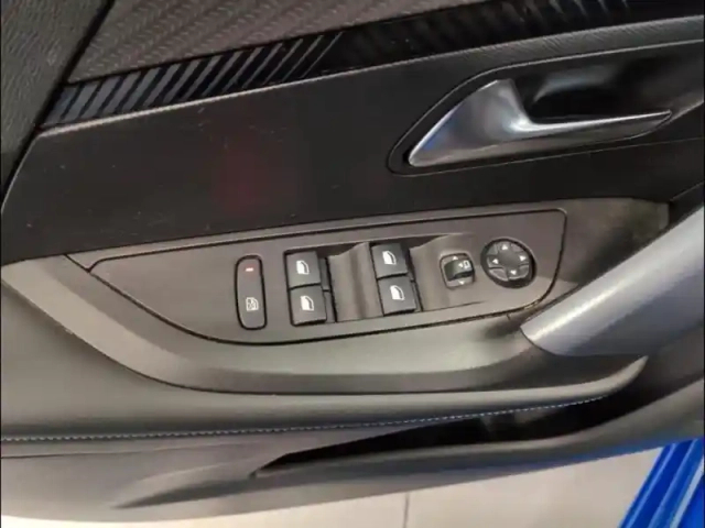 Peugeot 2008 e- 136ch allure pack — photo 9
