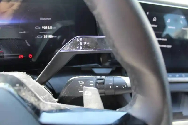 Renault Megane e-tech ev60 220 ch super charge — photo 36