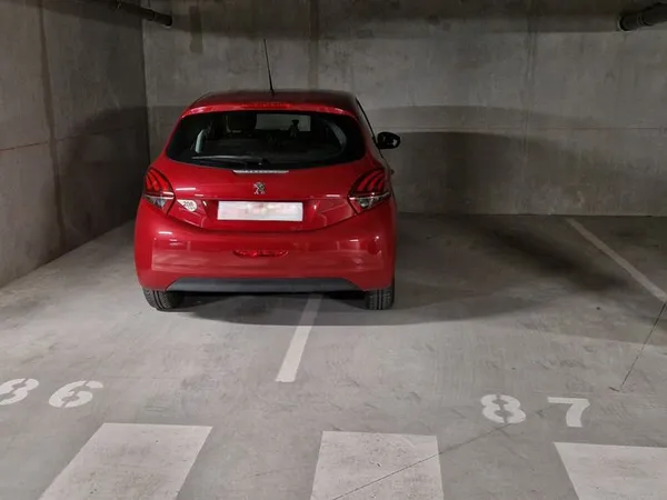 2 places de stationnement en sous-sol