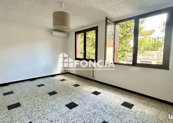 APPRTEMENT - 4 PIECES 85 m² -PARKING - CAVE - CELLIER