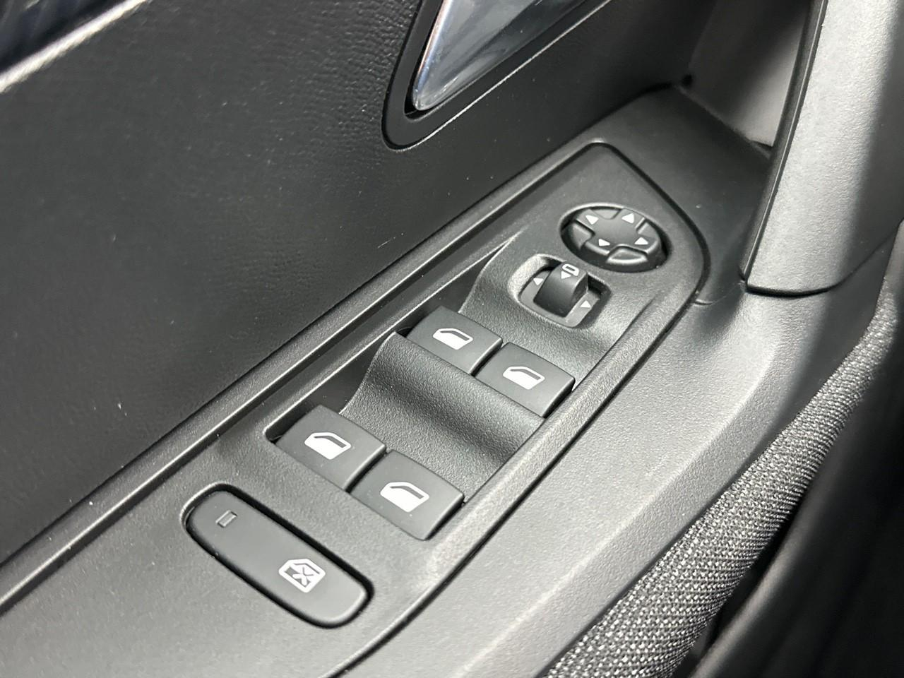 Peugeot 2008 100 s&s bvm6 style — photo 15