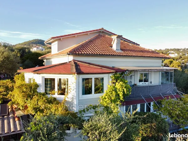 Villa 7 pièces 175 m²