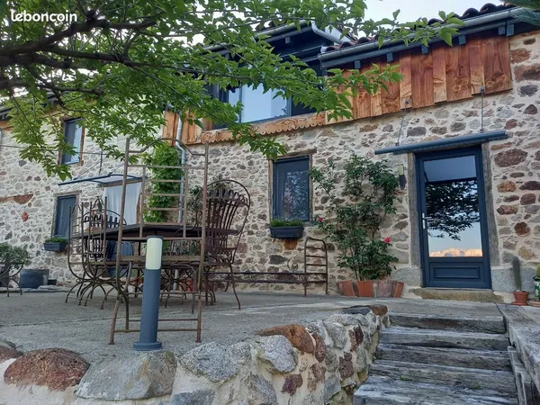 Vends maison en pierre avec gite face aux Pyrénées