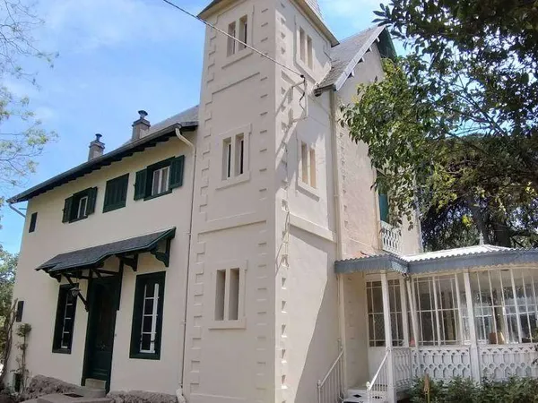Maison 8 pièces 250 m²