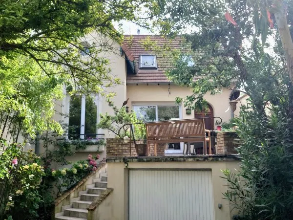 Vends maison 146m² 6 pièces 4 chambres, terrasse garage jardin sur terrain 248m² à Vélizy V. Quartie