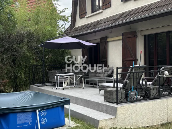 MAISON À LOUER DE 7 PIÈCES DE 135,00 M²