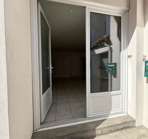 Grand appartement T2 en hypercentre, calme et à rénover