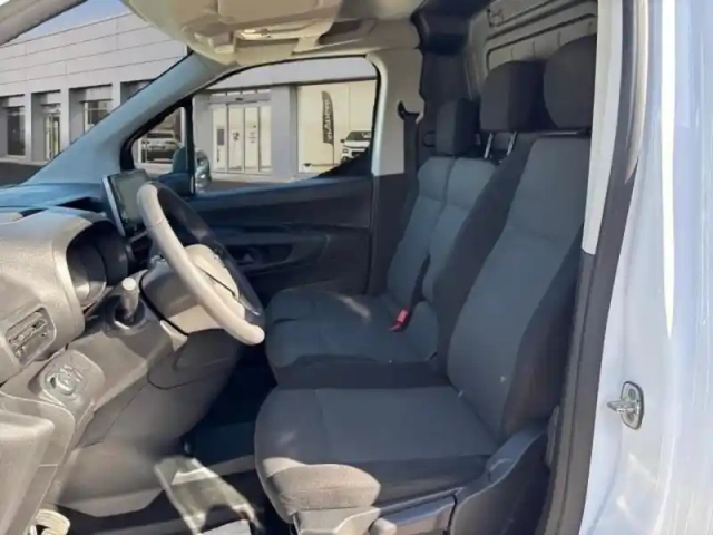Opel Combo cargo m 650kg bluehdi 100ch s&amp;s pack premium connect — photo 9