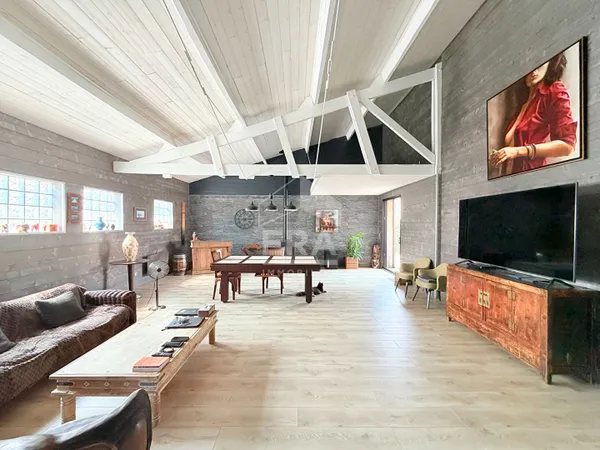 Maison 5 pièces 232 m²