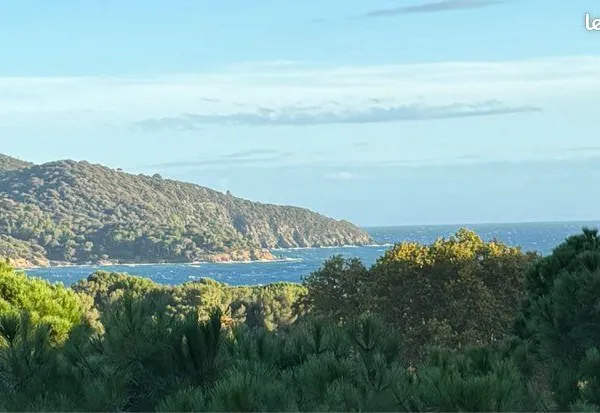 Villa avec terrain et PC - plage de Gigaro à pied