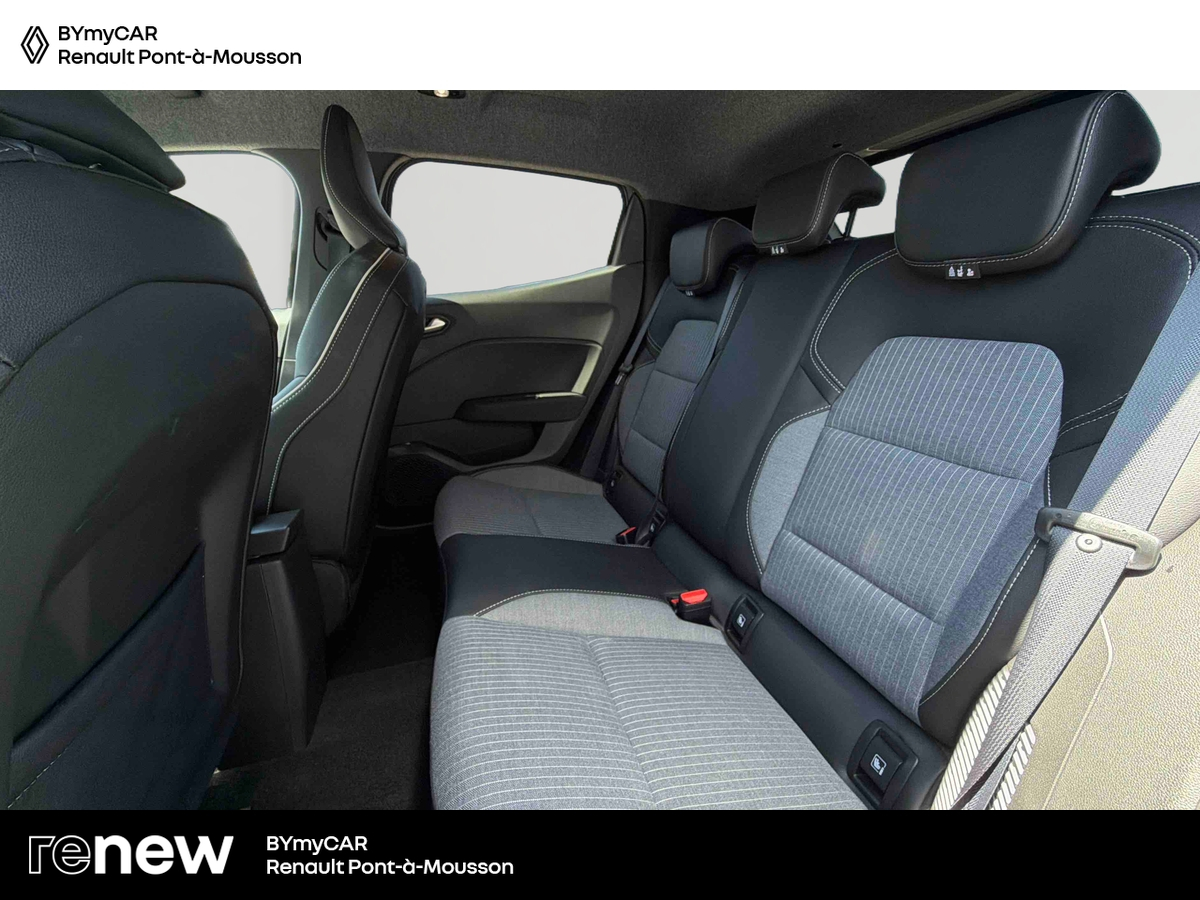 Renault Clio E-Tech full hybrid 145 — photo 12