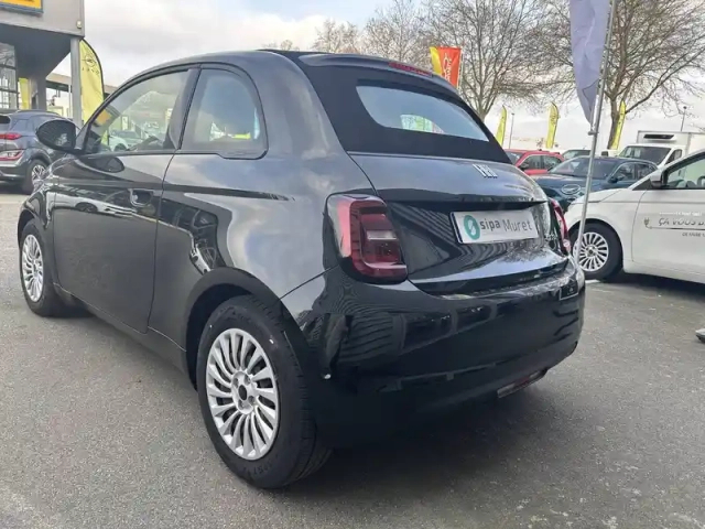 Fiat 500 c e 118 ch — photo 9