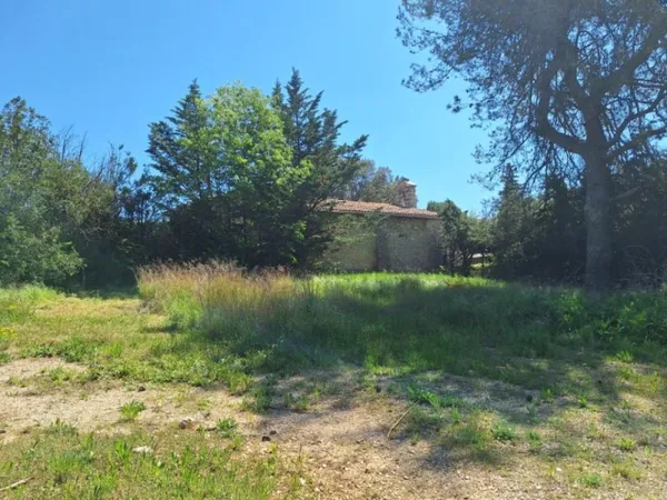 Terrain 666 m²
