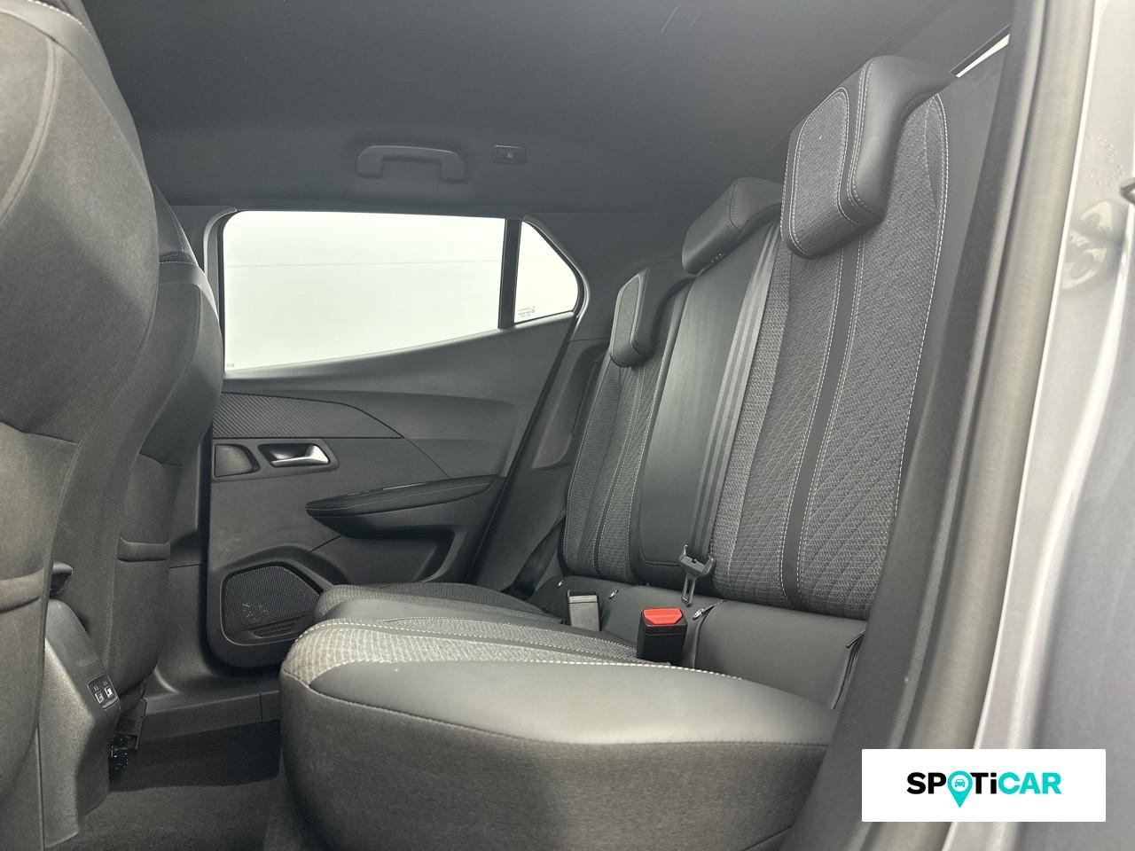 Peugeot 2008 e-2008 156ch 54 kwh allure — photo 9