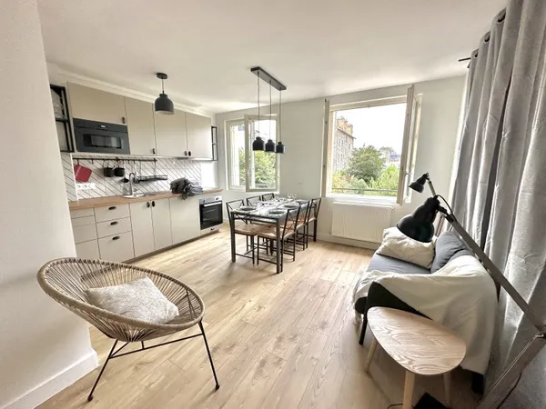 Loue appartement meublé, 3 pièces-56m² - Versailles Saint-Louis