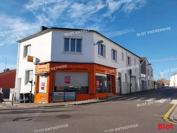 Local commercial 194 m²