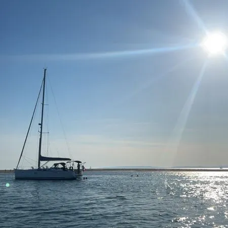 Place de port / anneau pour bateau de 8 m - Port Camargue