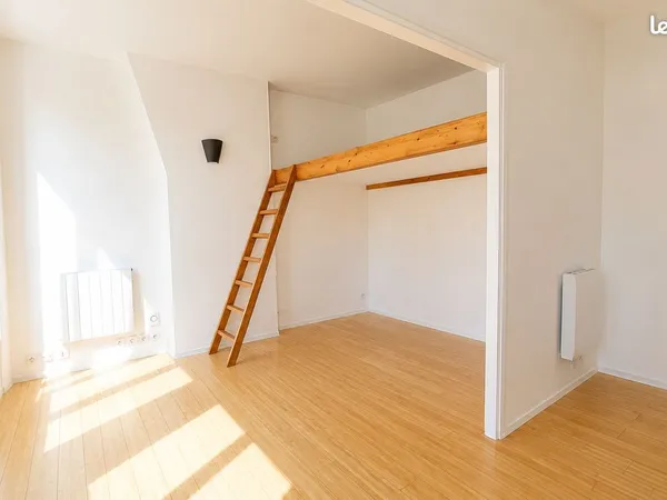 PARIS 11e - Belleville/Saint-Maur - 27 m² avec mezzanine