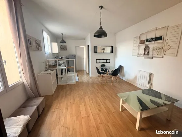 Appartement 2 pièces 35 m2 gare houilles