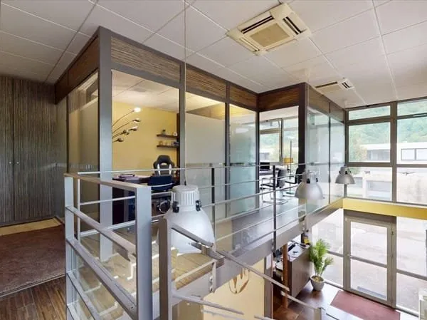Local d'activité 170 m²