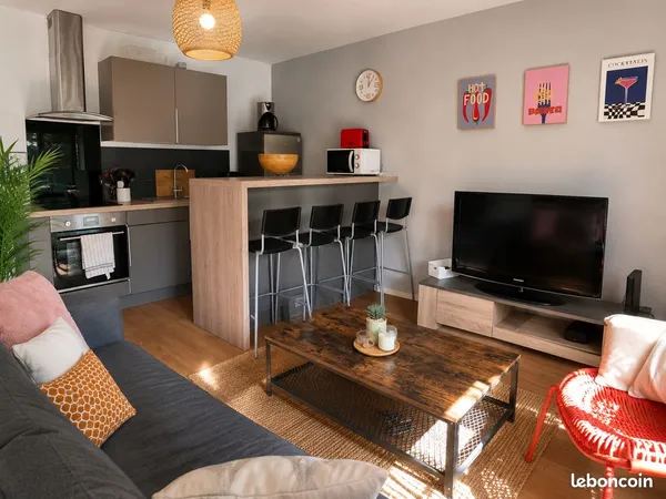 Colocation rénovée 2025 - Chambre meublée - Métro à 150 m - 480 tout compris
