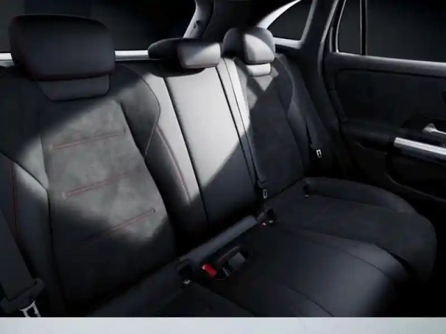 Mercedes Gla 250 e hybrid eq amg line — photo 9