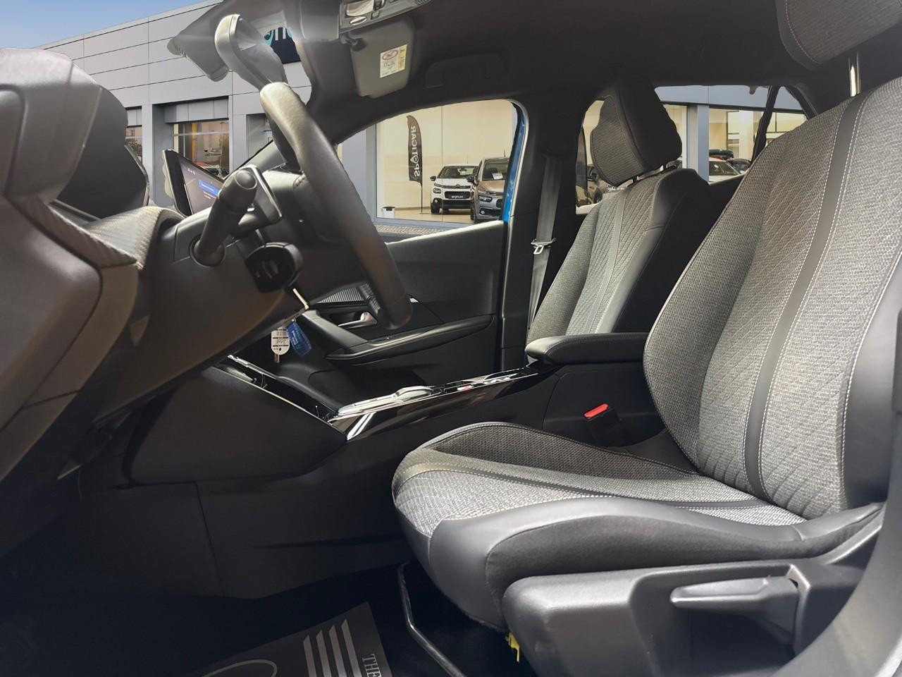 Peugeot 2008 1.2 puretech 130ch s&s allure eat8 — photo 9
