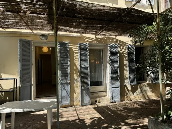 RARE REZ DE JARDIN HYERES CENTRE