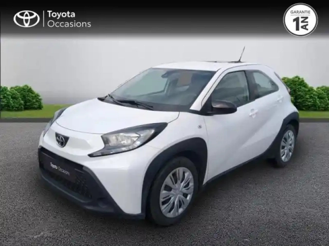 Toyota Aygo x 1.0 vvt-i 72ch dynamic my23 — photo 1