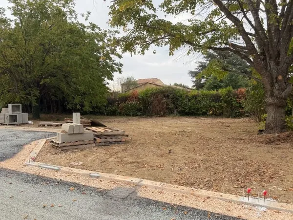 Terrain 340 m²