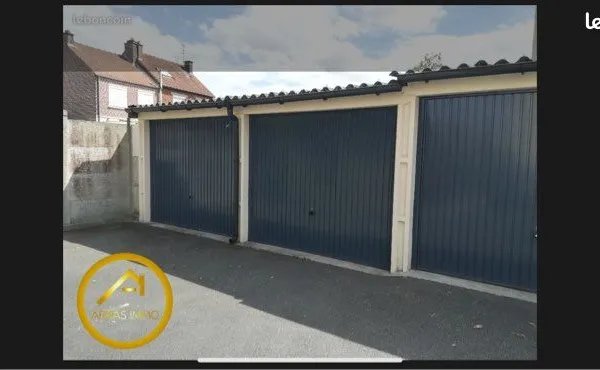 Garage ferme derrière la gare